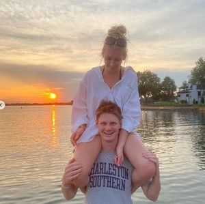 Meet your Posher, Hunter